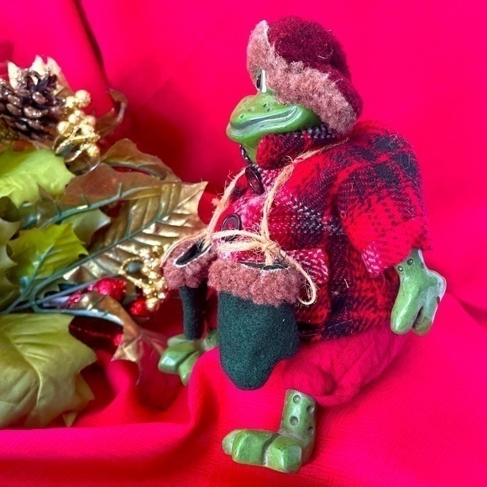 YUKON Resin Bean Bag Christmas Frog Kathleen Kelly‎ Critter Factory Russ Berrie - Picture 2 of 4